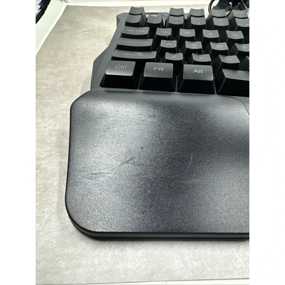 One Handed Gaming Keyboard RGB Backlit 35 Keys Portable Mini Keypad Tested good
